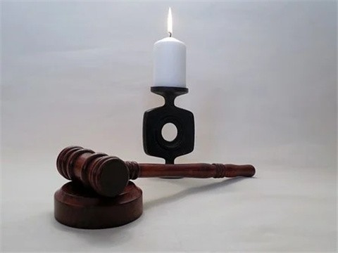遛彎時(shí)碰上遛狗不拴繩，你該怎么辦？